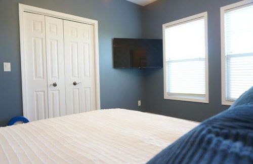 Riverside Home Near Beaches, Pier, downtown - Photo 15