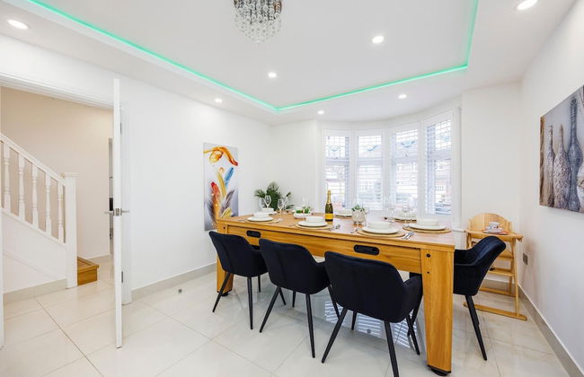 Luxurious - Pool Table - Games Room - Free Parking - Photo 38