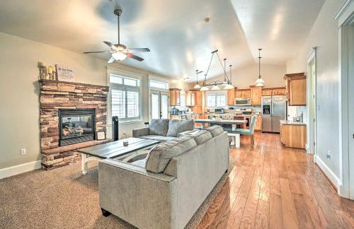 Bellemont Family Home with Hot Tub and Playground Set - Foto 7