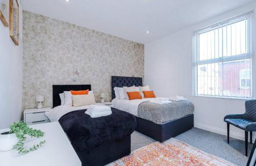 3 Bed house - Free Parking - Free Wifi - Foto 1