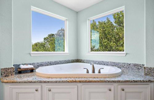 Stunning bayfront home with spacious deck and incredible Galveston Bay views - Foto 33