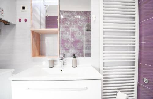 BlueDahlia Apartment - 4-min Walk to Main Station - Zagreb Donji grad - Photo 11