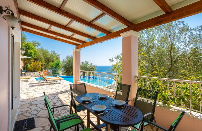 Villa Petros Large Private Pool Walk to Beach Sea Views A C Wifi Car Not Required - 180 - Foto 5