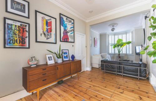 Modern Comforts in a Designer Home - Photo 25