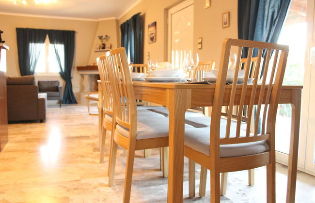 The House of Travelers - Photo 10