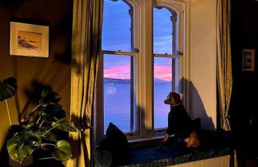 Victorian Apartment with Sea Views - Photo 26