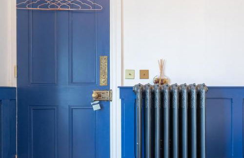 Signature Beachfront Home, Panoramic Sea Views & Marble Fireplace - Foto 12