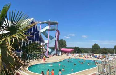 Modern & Homley 3BR Caravan - Foto 22