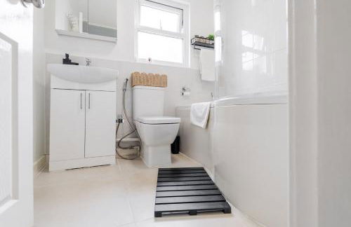 Newly Renovated 4BR House with lots of amenities - Foto 30