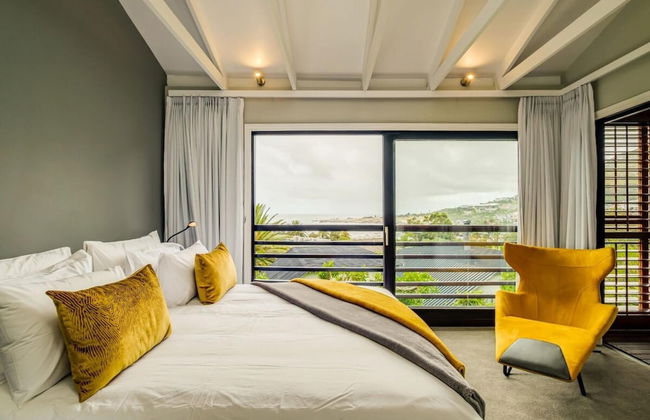 Spacious Apartment With Pool in Camps Bay - Photo 17