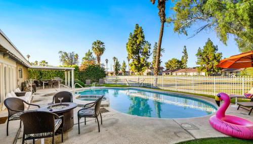 Desert Pool House: Sun, Swim, Sip & Stay - Foto 3, Garden, sunbed