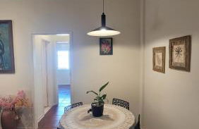 Apê Retrô com Wi-Fi e Vaga - 350 m da Praia da Enseada - Foto 8