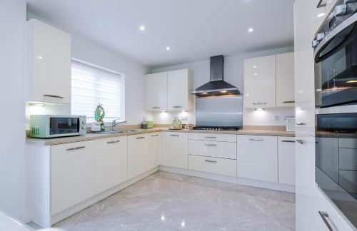 Hasting's House by YourStays - 3 Bedroom House in Stoke-on-Trent - Foto 13