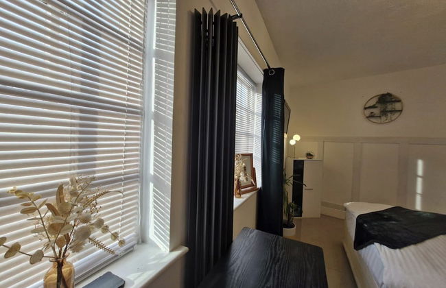 Beachside Retreat - Pets Ok - Free Parking - Photo 16