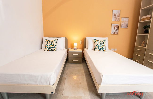 Seafront Penthouse With Unobstructed Sea Views - Photo 5