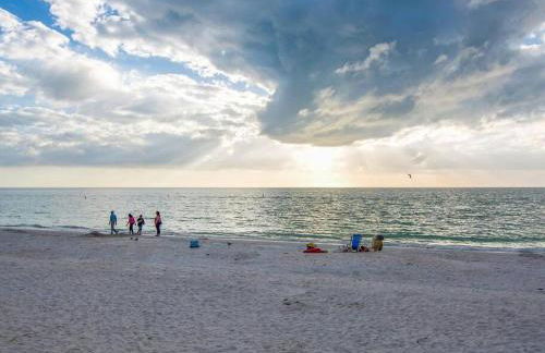 Park Shore Resort Top Floor 2 Bed 2 Bath Sleeps 6 - Foto 50