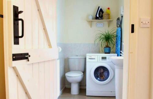 Nikolaus Cottage Cotswolds - Photo 4