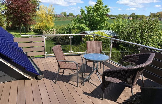 Farsighted Modern Retreat - Photo 22