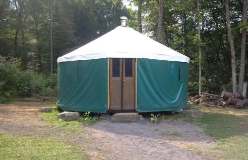 Charming Yurt Rental Nestled in the Forest near Friendsville, Maryland - Foto 1