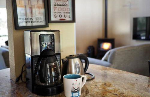 Yosemite Riverside Retreat with small beach access and air conditioning - Foto 19