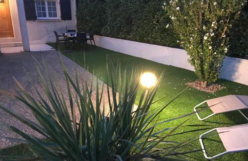 GuestHouse La Costière - logements indépendants - espace piscine jacuzzi - Foto 47