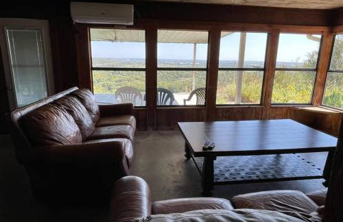 4-bedroom home with gorgeous view - Photo 11