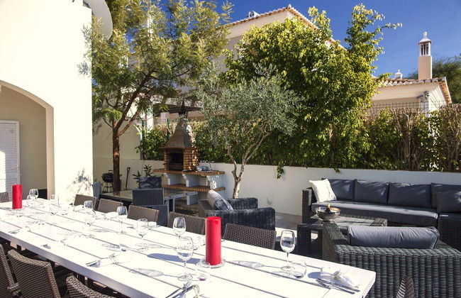 Outstanding Villa Very Well Located Near The Beach - Photo 20