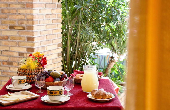 Villa in Alia With Pool & Olive Views - Photo 14