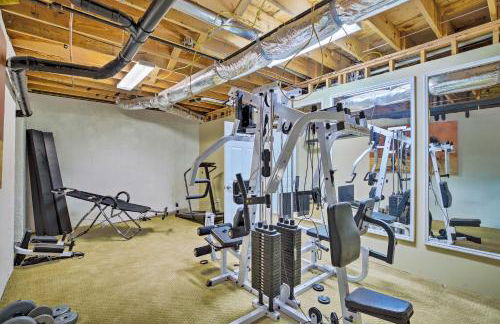 Secluded Acworth Mansion with Pool and Game Room! - Foto 31