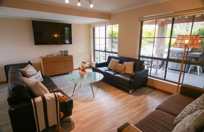 Encounter Bay Family Retreat Pets Welcome - Photo 1