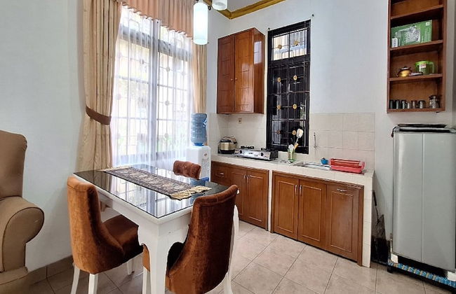 Villa Kota Bunga Allamanda - Foto 14