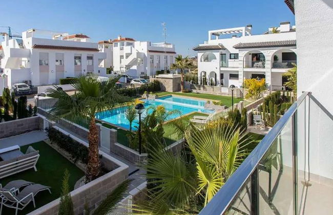 Sunset Paradise - Sleeps 4, Pool, Terrace & Views - Foto 11