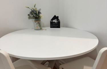 Adorable 2 bedroom with free street parking - Foto 2