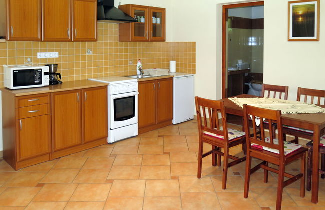 4 bedroom House in Balatonszárszó with private pool and garden - Photo 6