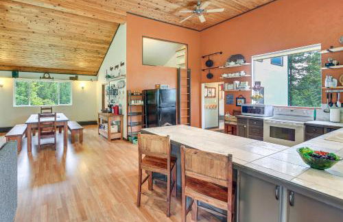 Rustic and Modern Home with Forest Views in Newport! - Foto 7