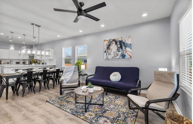 Retreat to a Brand-new Downtown Home 4br/3ba! - Photo 13