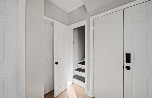 Spacious Luxe Stay Sleeps 16 20 Min to NYC - Foto 38