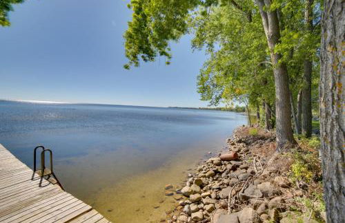 600 of Green Bay Frontage and Dock Cozy Cottage - Foto 23