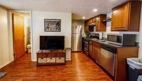 1 Bed Apt - Amazing Location 1 Block to Carson St - Foto 2