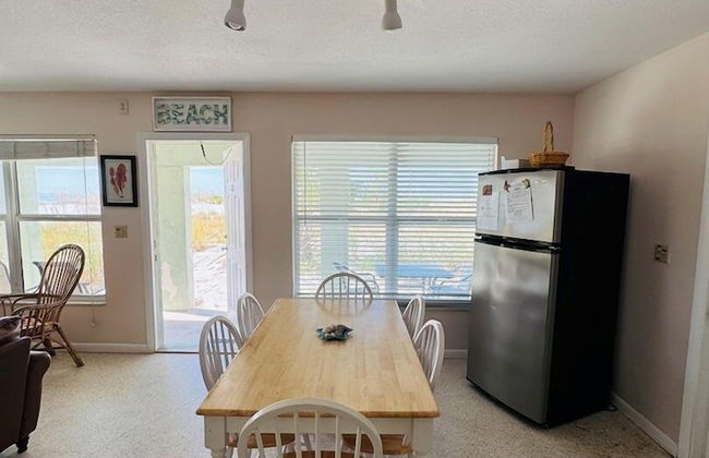 763 North Shore Downstairs 3 Bedroom Apts by RedAwning - Foto 11