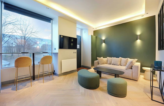 Elegant Home Close to the Eiffel Tower - Photo 8