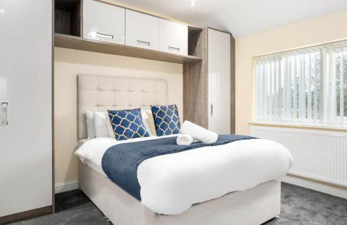 Four Bed House - Sleeps 7 - Garden - Parking - Smart TV 6COK - Photo 10