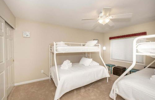 Luxurious Dream Home - For 10 - Photo 36