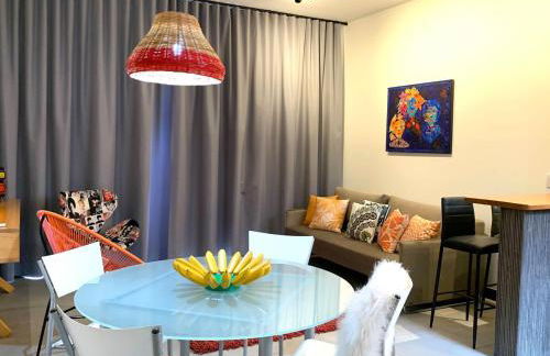 Casa linda, ótima localização, 2 vagas de garagem - Foto 7