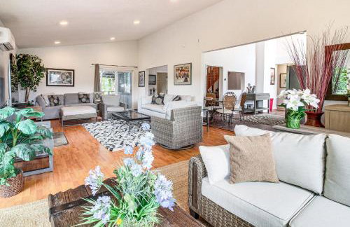 2 Mi to Downtown Coos Bay: Home w/ Deck, Fire Pits - Photo 7