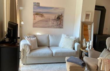 Reetdachhaus in Seenähe, Ruhige Lage, Kamin & Terrasse - Foto 4