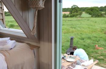 Luxury Retreat 30mins Taxi Ride From West London - Photo 24