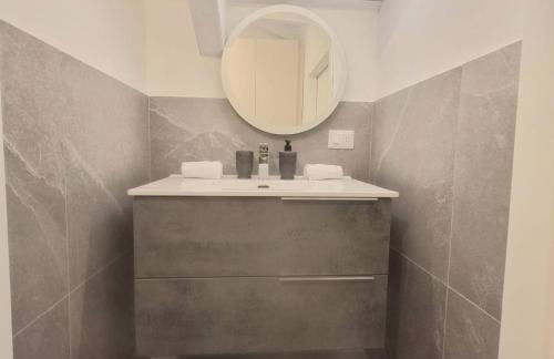 Modern Viggi Suite Home - Photo 13