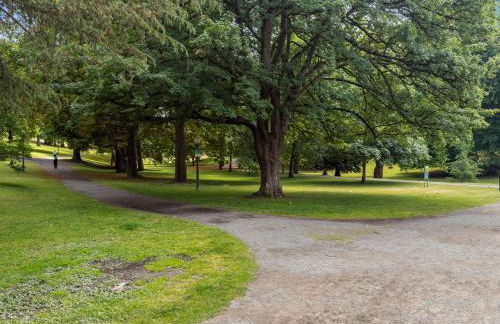 King Bed, Near DT and Best Restaurants, Pets OK! - Foto 62