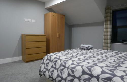 1 bed Apt close to Leeds Arena Sleeps up to 4 people F4 - Photo 11